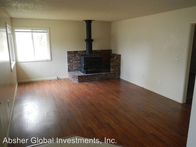 Foto del edificio - 2 br, 2 bath House - 400 E 7TH STREET