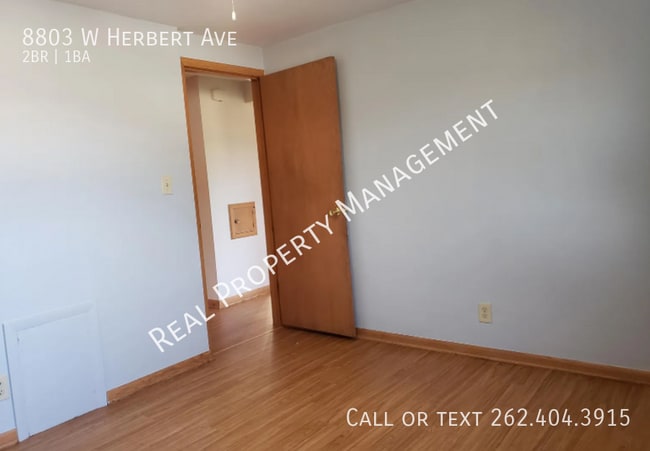 Building Photo - 8803 W Herbert Ave
