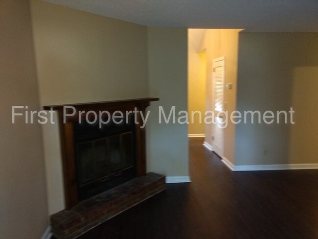 Building Photo - 5334 Matthews Dr