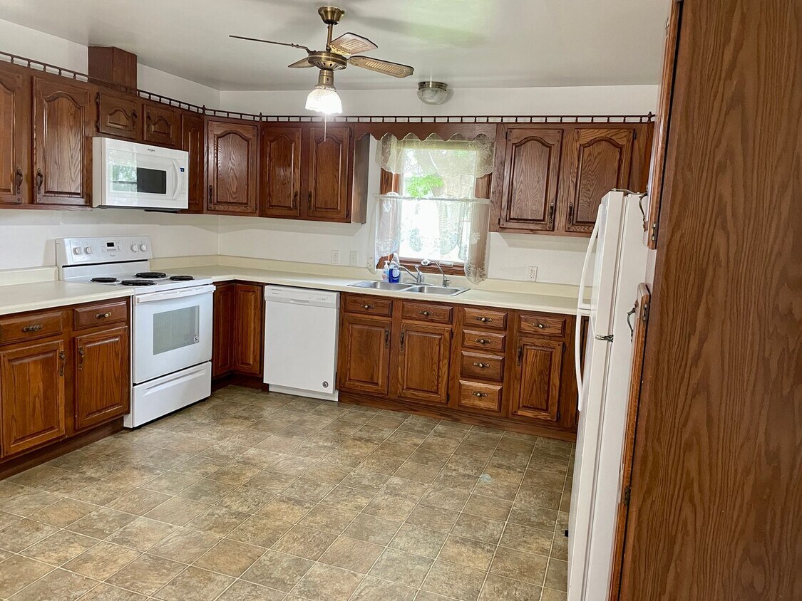 Primary Photo - 805 4th St
