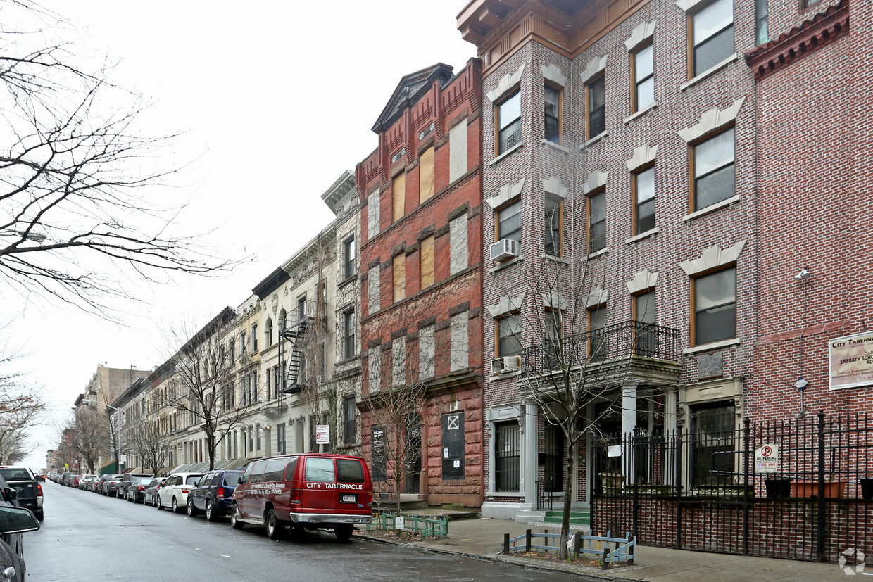 Primary Photo - 558 W 150th St