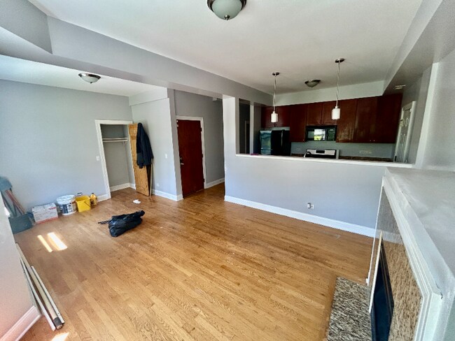 Photo - 1140 E Marquette Rd Apartment