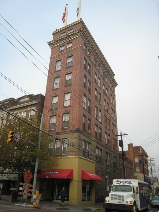 Building Photo - 387 High St