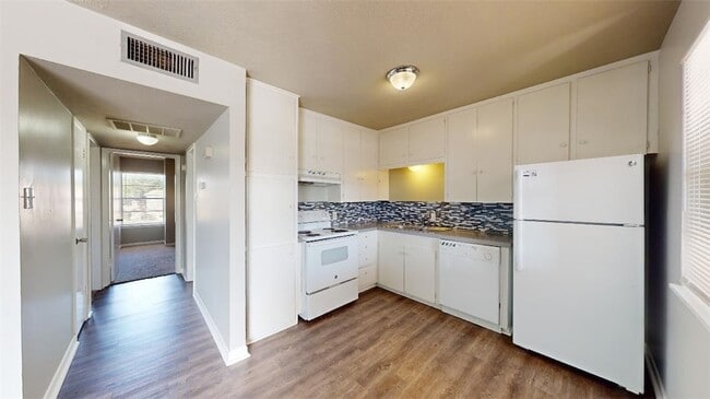 Foto del edificio - 3800 E 29th St