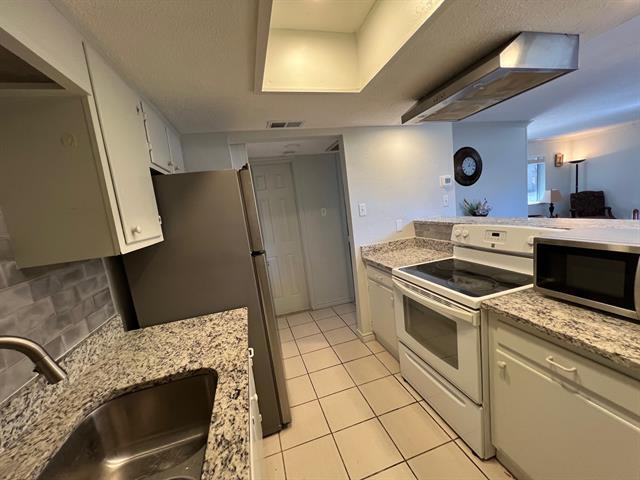 Building Photo - 5933 Harvest Hill Rd