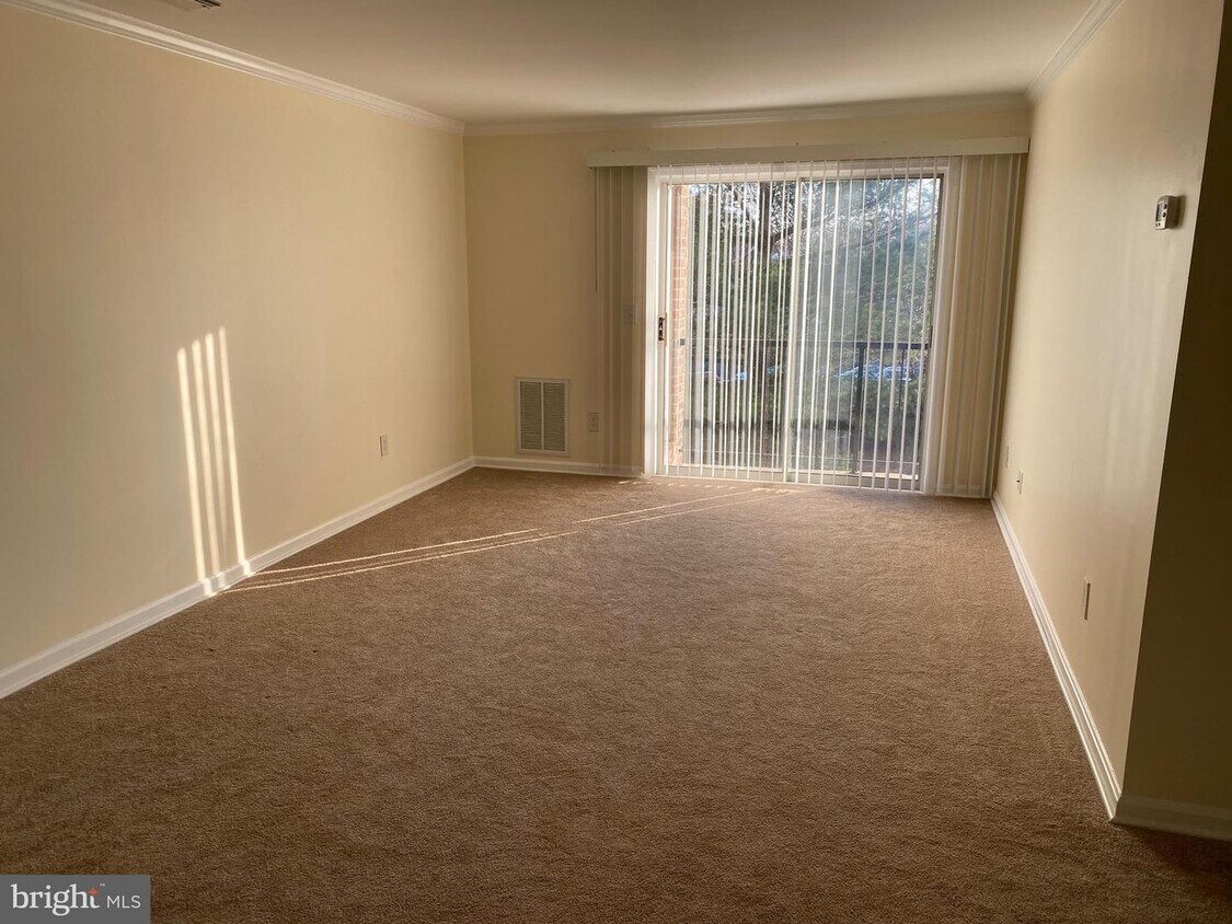 14807 Rydell Rd Unit 103, Centreville, VA 20121 Condo for Rent in