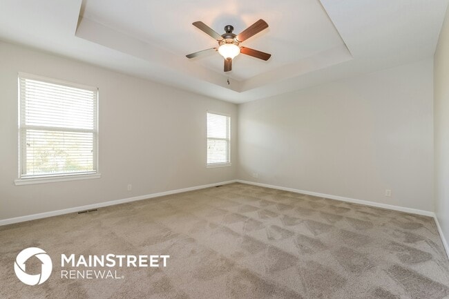 Building Photo - 407 Golfview Dr