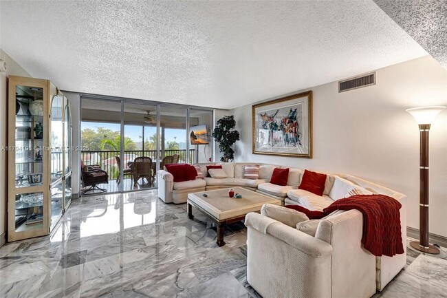 Foto del edificio - 3940 Inverrary Blvd