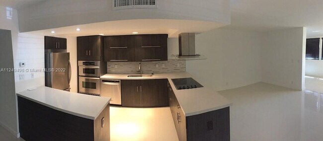 Building Photo - 20350 W Country Club Dr