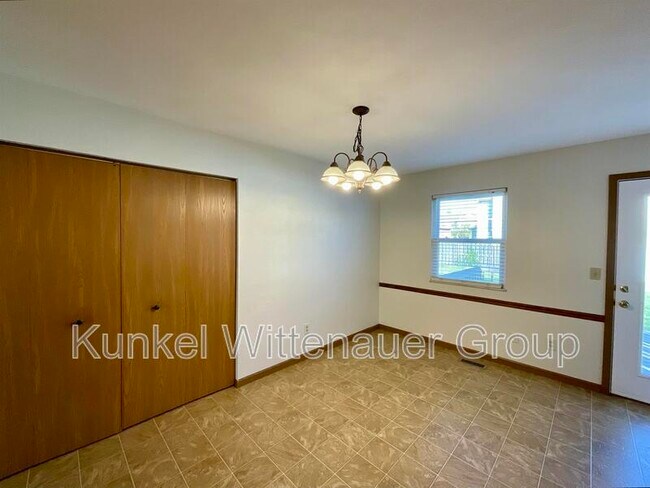 Foto del edificio - 614 Carol Ann Dr