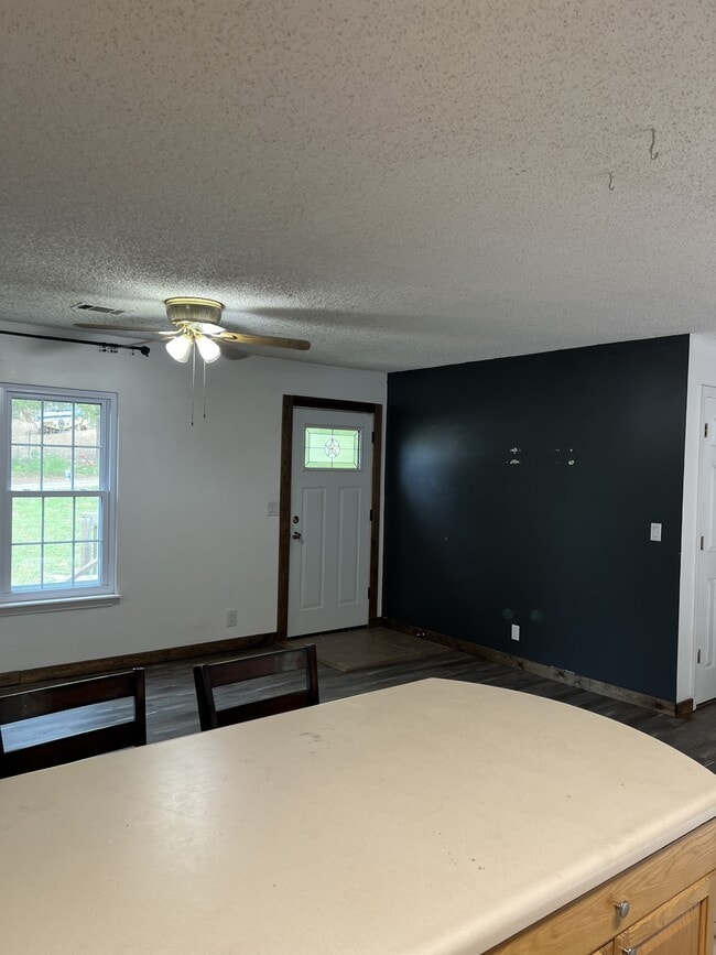 Foto del edificio - 539 Elm Ct