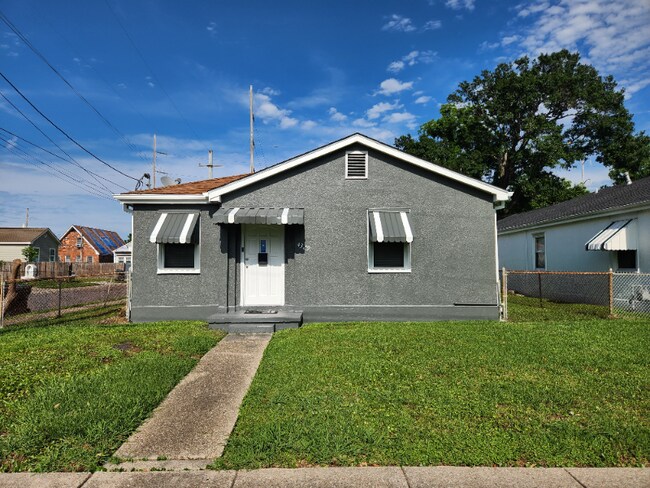 Building Photo - 4326 St Anthony Ave