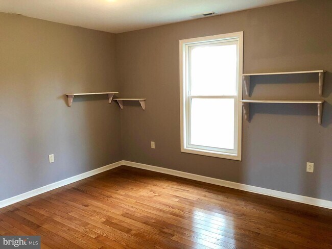 Foto del edificio - 6747 Quaker Neck Rd