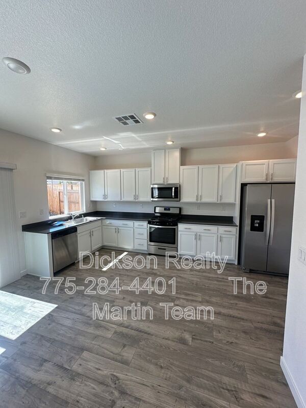 Building Photo - 420 Summer Triangle Dr