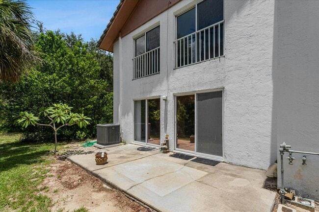 Building Photo - 205 Country Ln NE