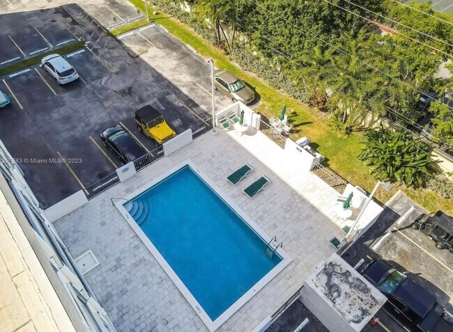 Foto del edificio - 255 Galen Dr