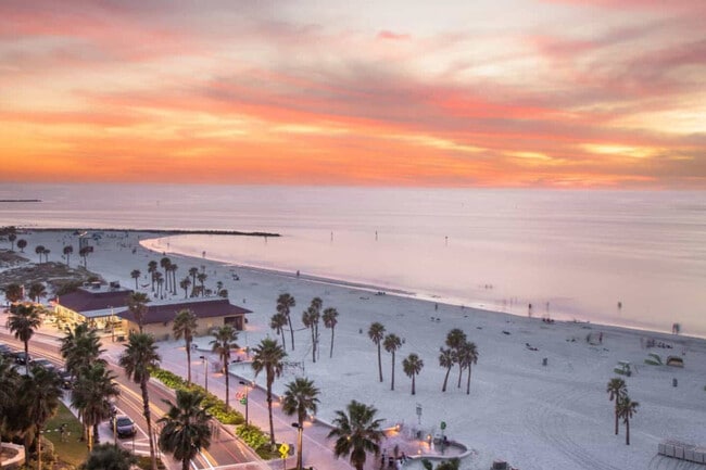 Building Photo - 1116 Gramercy Ln