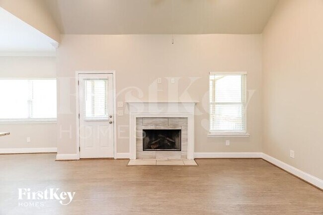 Foto del edificio - 165 Whispering Way