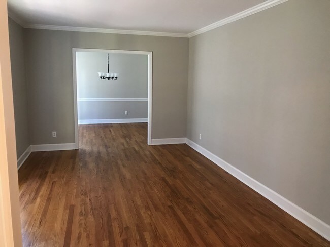 Foto del edificio - 425 Meadowlark Dr