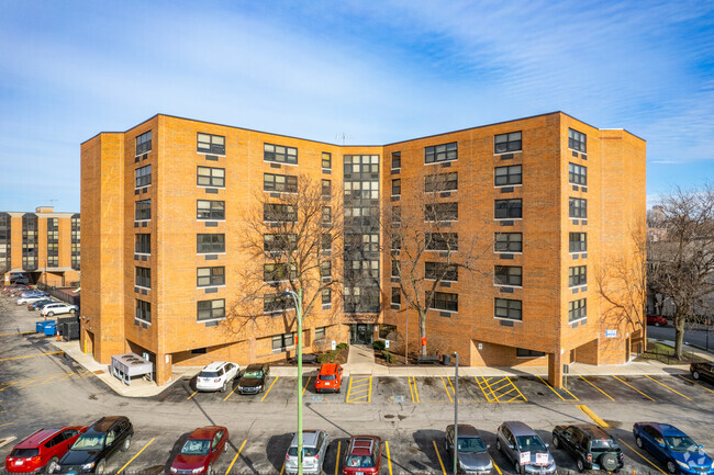 Foto del edificio - Fullerton Court Apartments