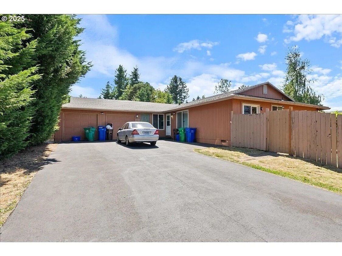 Foto principal - East Gresham/Barlow 2-bedroom w/ backyard ...