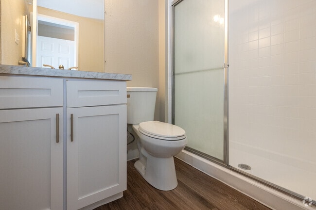 1BR, 1BA + Study - 1387SF - Secondary Bathroom - High Country House Apartments