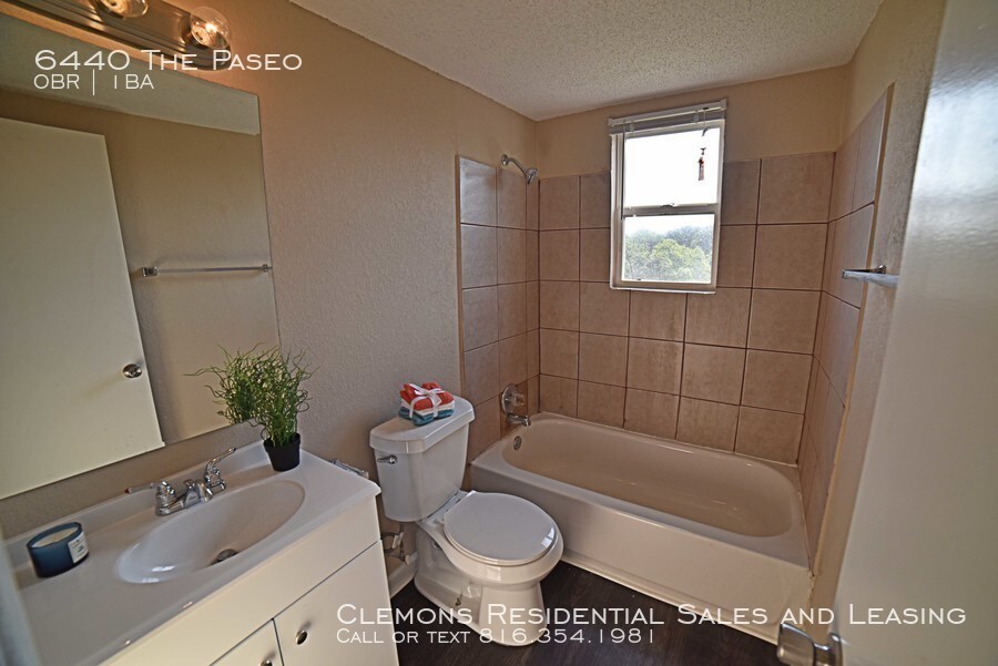 Building Photo - 6440 The Paseo