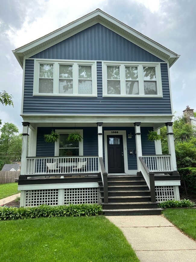 Front of building - 1566 Dewey Ave