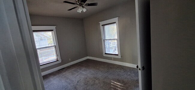 Dormitorio principal - 216 NE Douglas St