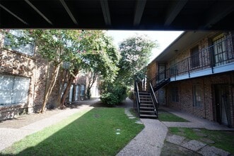 Building Photo - 6401 Skyline Dr