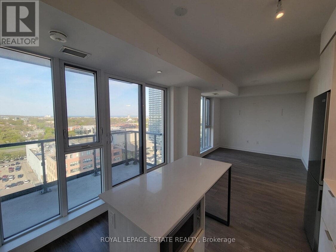 Photo principale - 130-E1130 River St