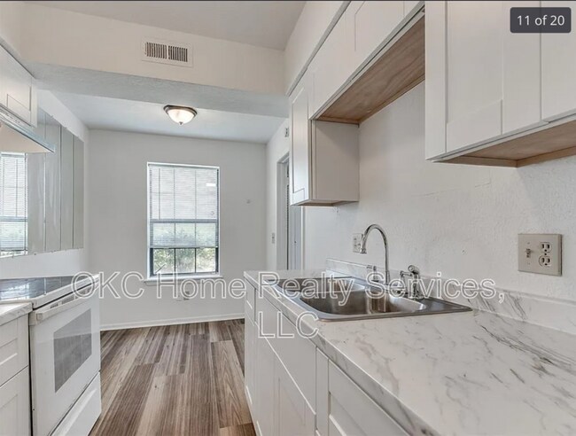 Foto del edificio - 7501 S Sherwood Ave