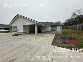 Building Photo - 180 Lakeland Dr