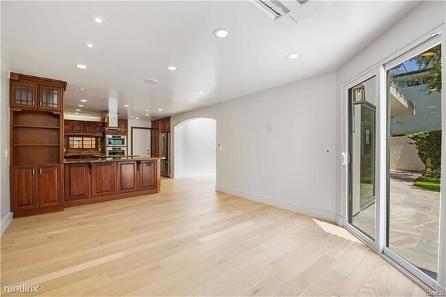 Building Photo - 4 br, 5 bath House - 108 Via Undine