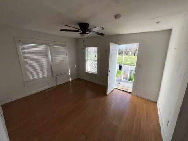 Foto del edificio - 4509 Pardee St