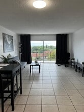 Building Photo - 4164 Inverrary Dr