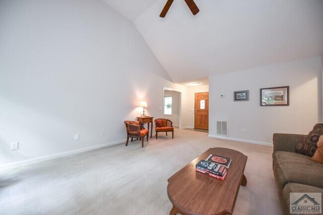 Building Photo - 250 Brickleberry Ridge