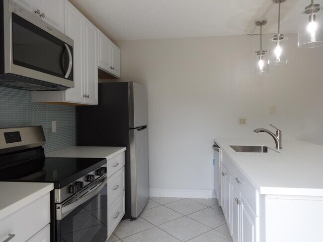 Building Photo - 2914 29th Ct