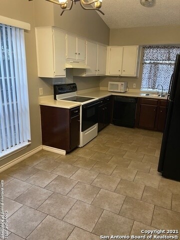 Building Photo - 6614 Cedar Hill