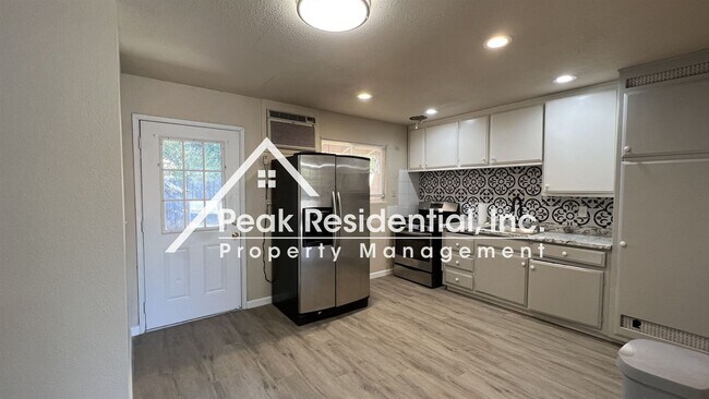 Building Photo - 2 br, 1 bath House - 5912 Del Campo Lane