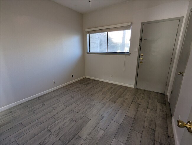 Building Photo - 3000 Guadalupe St