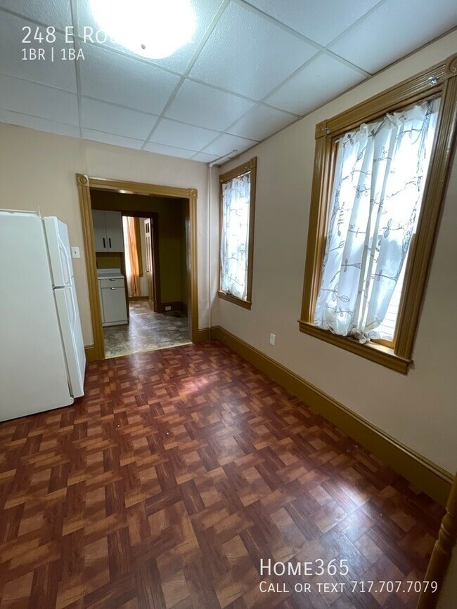 Building Photo - First Floor One Bedroom On Ross Street