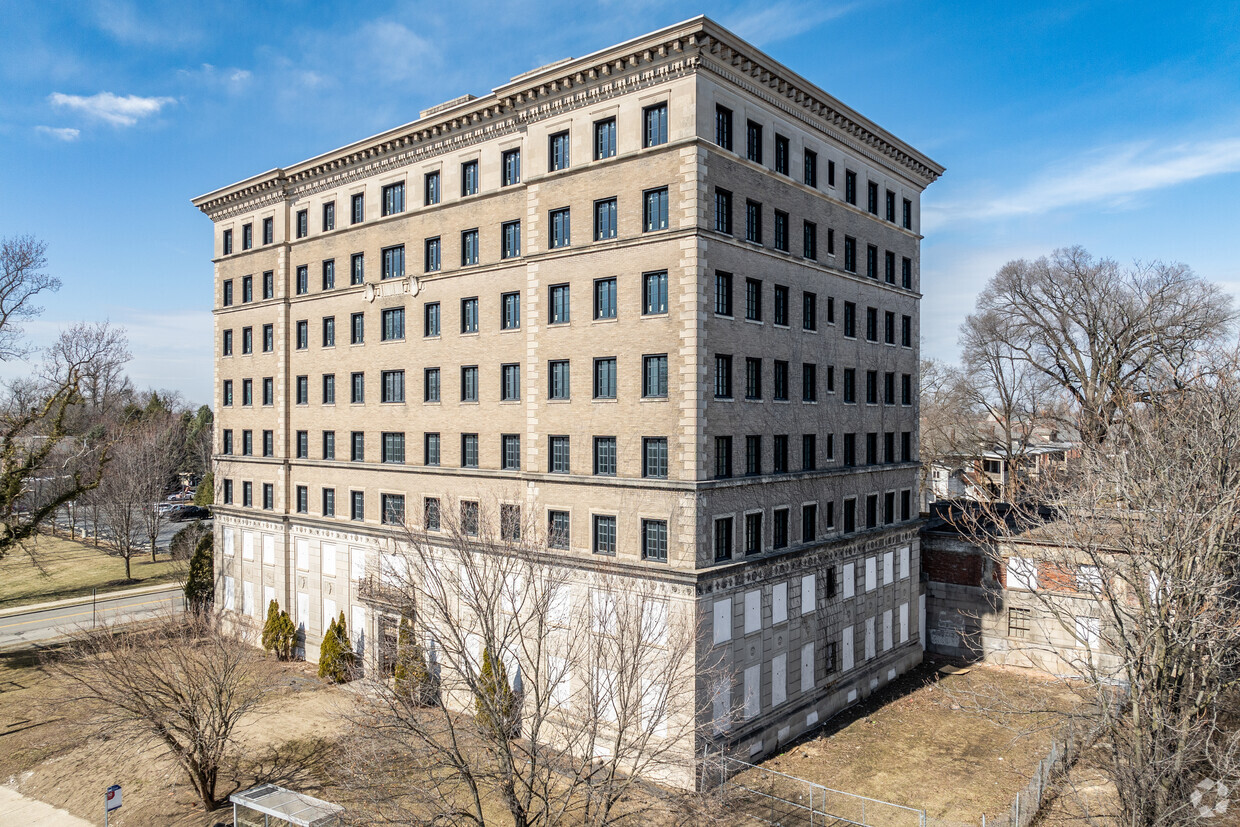 Primary Photo - Broadwin Apartments
