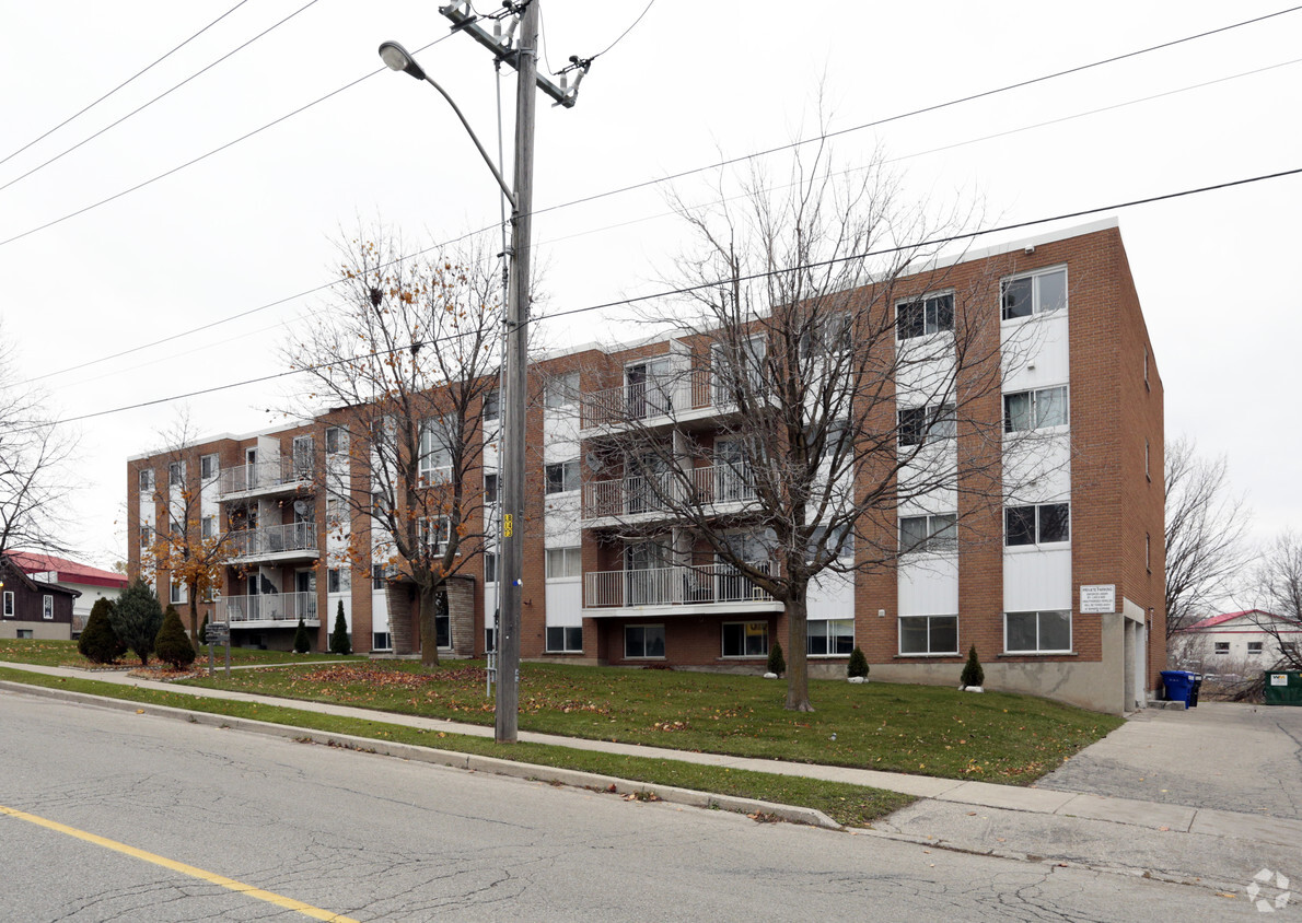 Building Photo - 350 Regina St N