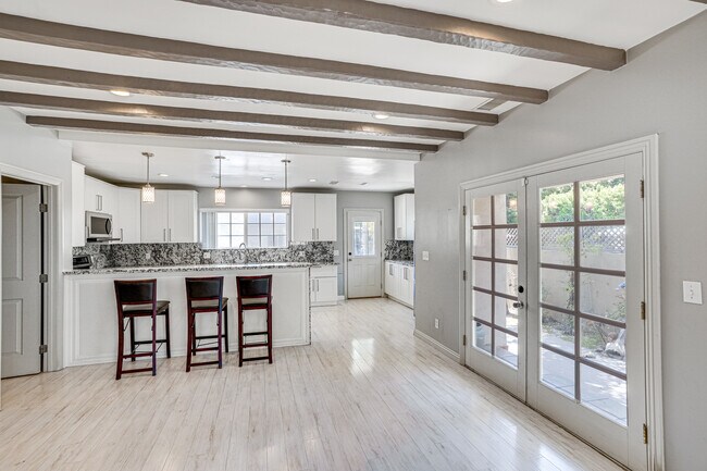 Building Photo - 6626 Moore Dr