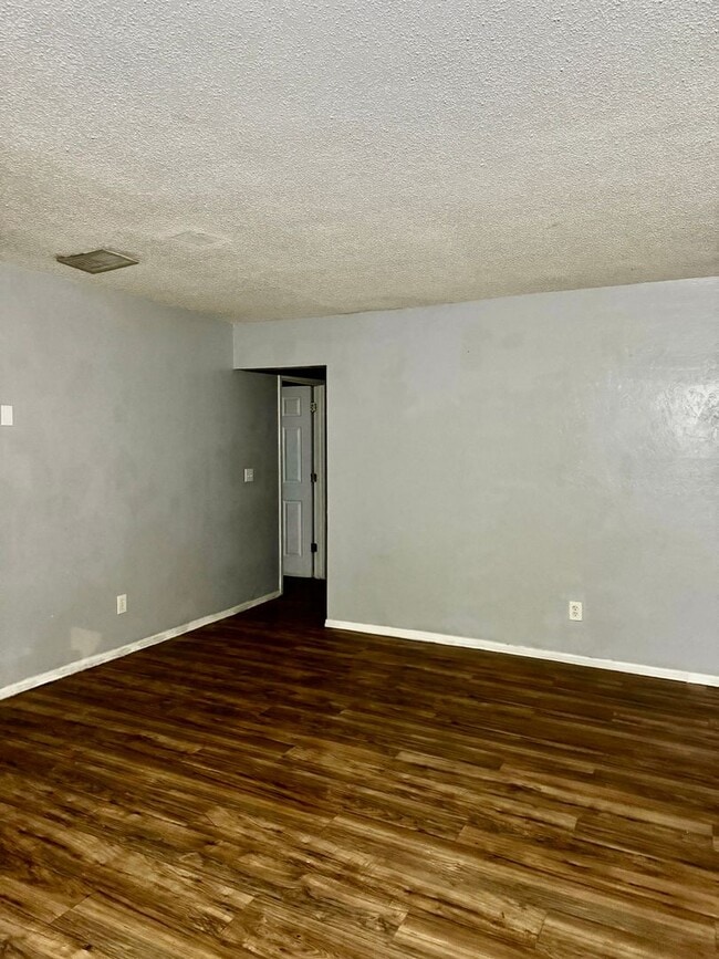 Building Photo - 134 Judith Ln
