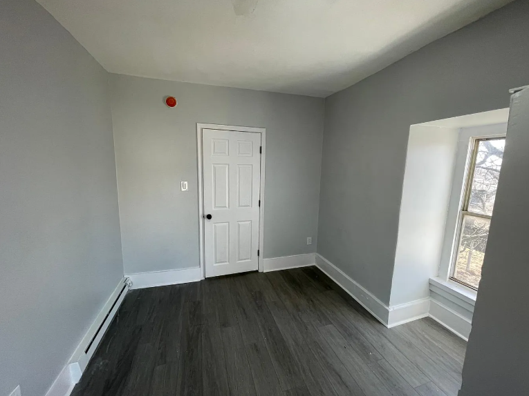 Primary Photo - 2121 W 3rd St