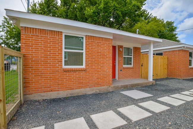 Building Photo - 2501 McKee St