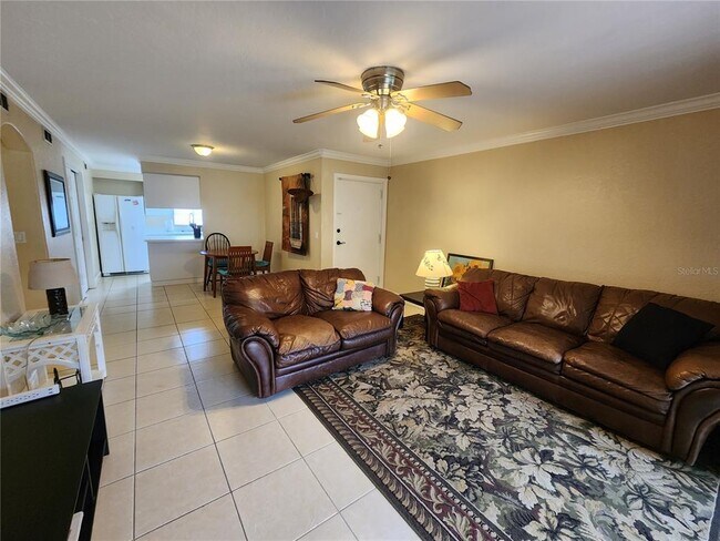 Foto del edificio - 2720A Hidden Lake Blvd