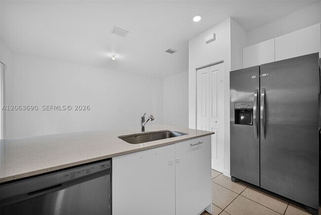 Foto del edificio - 12429 NW 23rd Ct